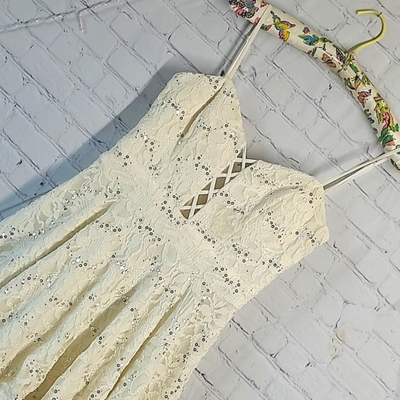 B. SMART White Floral Lace Sequin Mini Summer Dress Juniors Size 9 - Picture 9 of 16